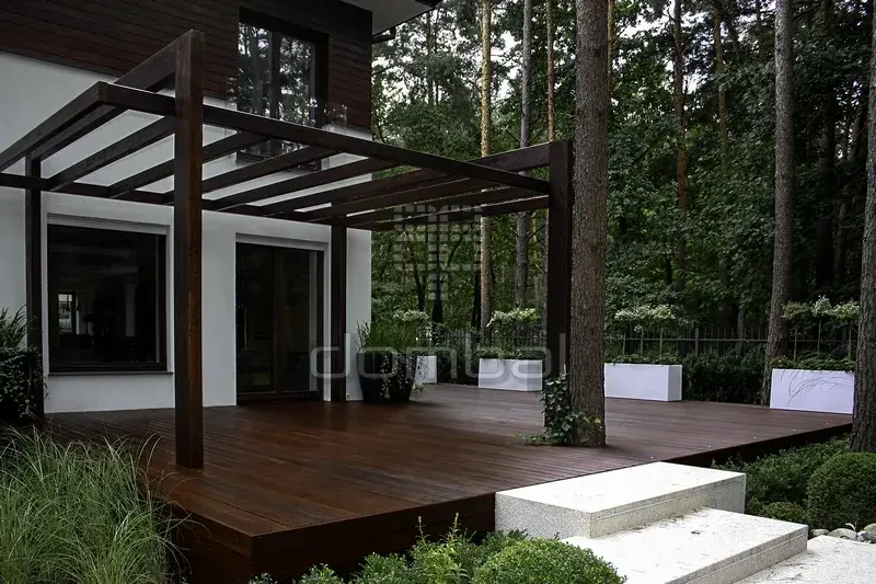 Taras i elewacja z modrzewia syberyjskiego, pergola BSH